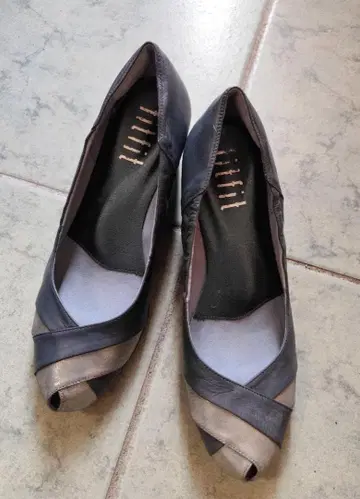 [ 새상품급 ] fitfit 오픈토 펌프스 네이비 25cm 외반모지