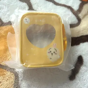 마스코트도 들어가는! 클리어 파우치 토끼