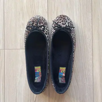 O'Kyti 레오파드 무늬 발레 슈즈 리본 포함 사이즈 37