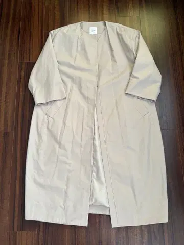 Mila Owen 베이지 트렌치코트 사이즈 1