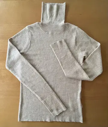 빔즈 바이 빔즈 시어 터틀넥 리브 니트 22AW 그레이쉬 베이지