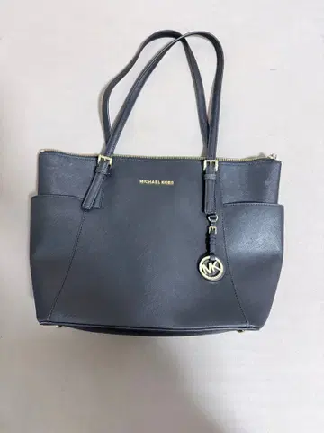 MICHAEL KORS 토트백 블랙 A4 가능 출퇴근 골드 금장 장식