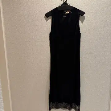 블랙 레이스 새틴 원피스 누메로 36