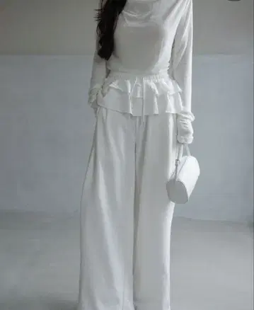 모리폰 프릴 스웨트 팬츠