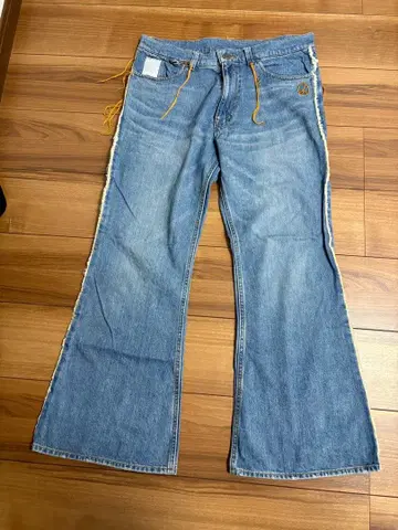 FACCIES 파치즈 데님 플레어 팬츠