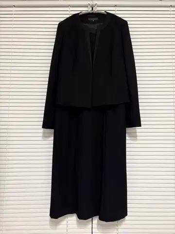 블랙 원피스 수트