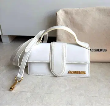 Jacquemus Le Bambino 숄더백 화이트