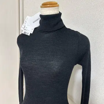 미사용 새상품 택 포함 와코루 한로 최고급 실크 울 하이넥 블랙 XS