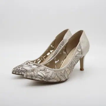 01 새상품 Le Talon 탈론 플라워 컷워크 펌프스(22cm)