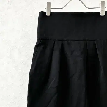 ZARA WOMAN 미디 스커트 타이트 포켓 부착 심플 안감 부착
