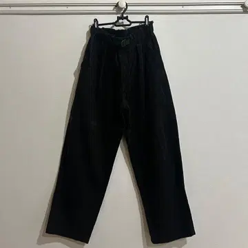 유니클로 U 코듀로이 턱 와이드 팬츠