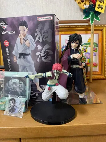 코하쿠 아카자 토미오카 기유 피규어