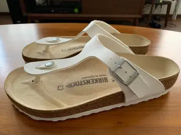 새상품급 BIRKENSTOCK 화이트 플립플랍 39 (25~25.5)