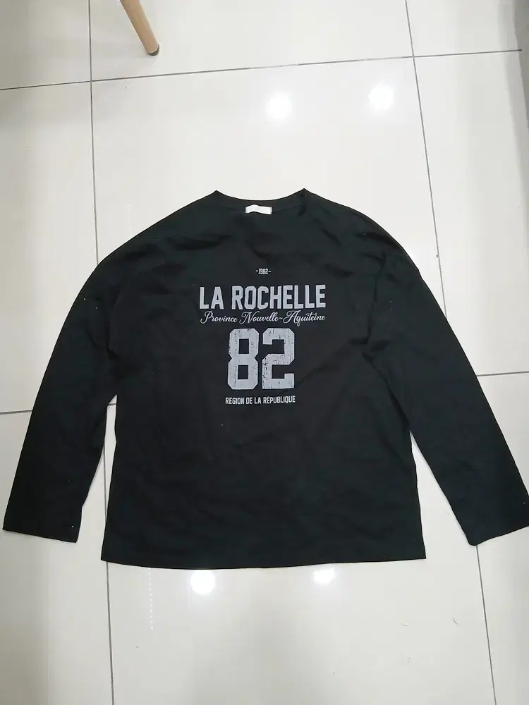 Black English logo long-sleeved t-shirt, long t-shirt, thin basic used item for spring and gaeul