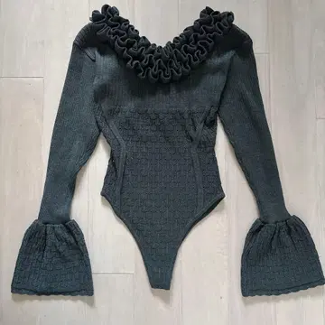 Prank project 새상품 니트 Frill knit bodysuit