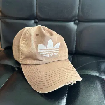 adidas 브라운 로고 캡