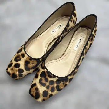 DIANA 레오파드 무늬 스퀘어토 펌프스