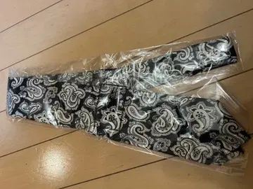 ETRO 페이즐리 무늬 넥타이 블랙과 화이트