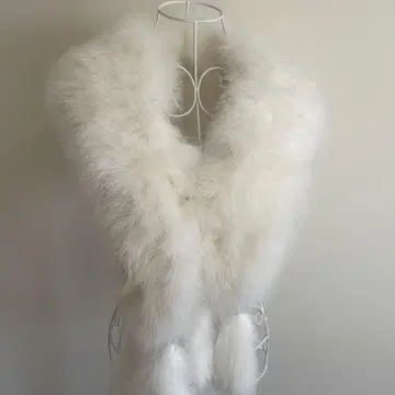 인조 모피 화이트 머플러 새상품급