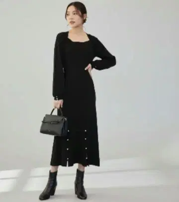 펄 디자인 스퀘어 넥 니트 원피스