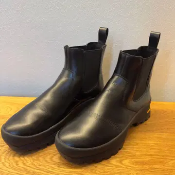 새상품급 ZARA 사이드 고어 부츠 Vibram 블랙 42