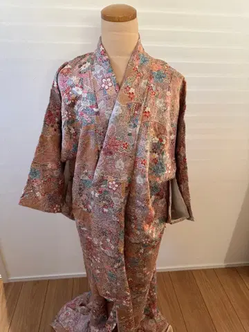 핑크 계열 꽃무늬 기모노 코몬 순수 실크