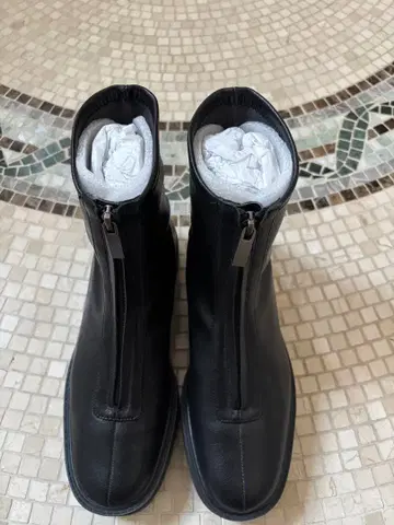 블랙 가죽 통굽 지퍼 부츠