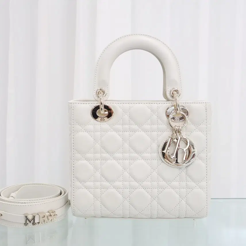 디올 중고 레이디 마이 ABC 토트백 M0538OCAL M030 백화점 DIOR 사진 1