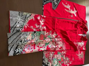 후리소데 빨간색 꽃무늬 새 자수