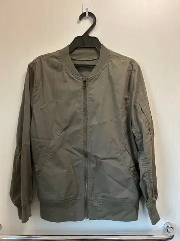 글로벌 워크 카키색 MA-1 자켓 M 사이즈