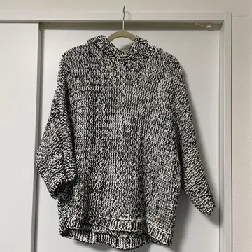 ZARA 화이트 블랙 청키 니트