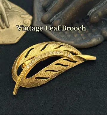 빈티지 영국 골드톤 큐빅 리프 브로치