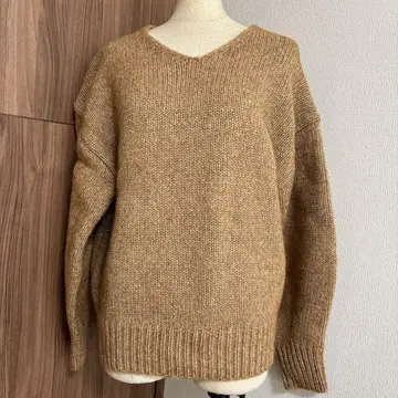 카구레 커브 슬리브 V넥 니트