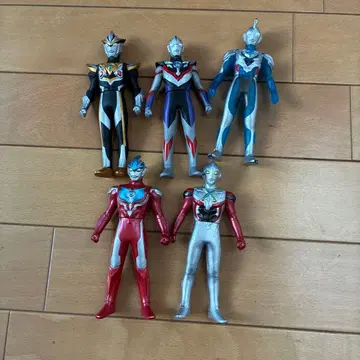 울트라맨 피규어 6체 세트