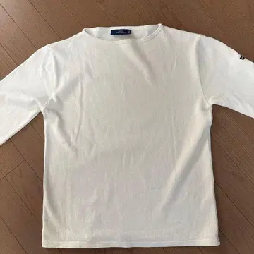 화이트 긴팔 티셔츠 코튼 혼방