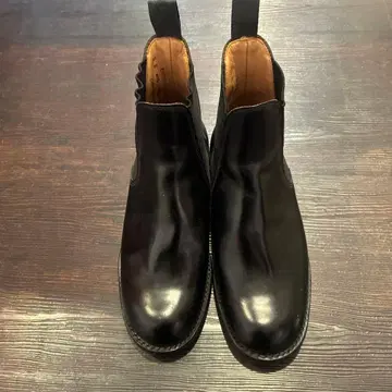 Sanders 블랙 가죽 사이드 고어 부츠