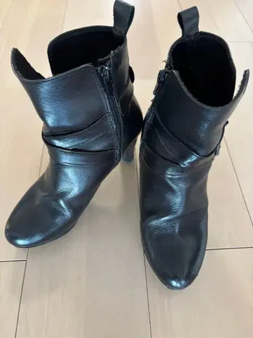 이탈리아제 블랙 힐 부츠 지퍼 버클 포함