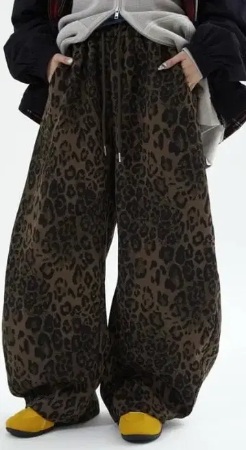 L2204 레오파드 벌룬 맨투맨 M ( brown ) 지저인 ONLINE