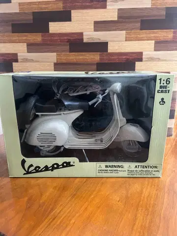 Vespa 1:6 다이캐스트 모델 화이트