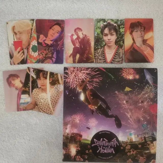 11th Mini Album 'SEVENTEENTH HEAVEN' 판매