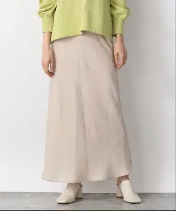 LOWRYS FARM 주름 새틴 머메이드 스커트