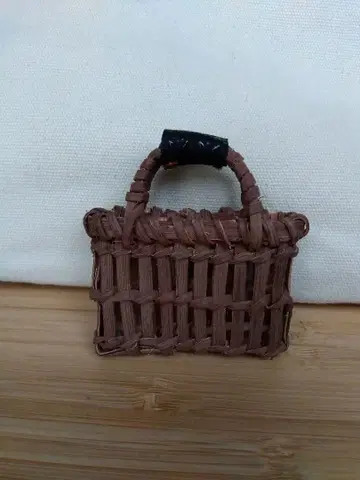 산포도 미니 바스켓 브로치