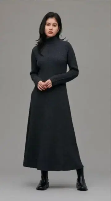 새상품 미사용 uncrave 울 나일론 플레어 니트 원피스 블랙