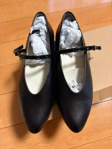 JELLY BEANS 스트랩 플랫 펌프스 블랙