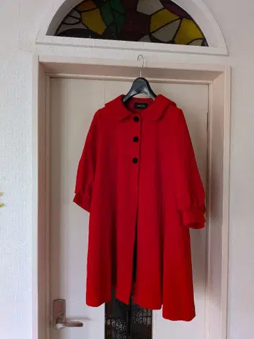 YLANG YLANG 빨간색 코트 버튼 포함