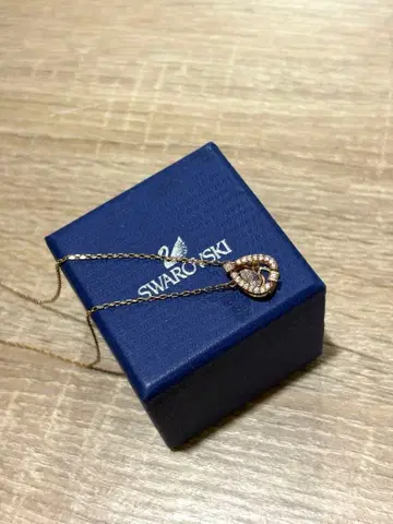 [ 새상품급 ] Swarovski 하트형 펜던트 목걸이
