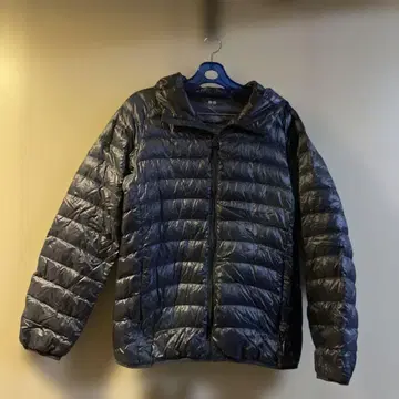 유니클로 다크 블루 후드 부착 다운 자켓