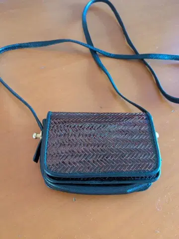 뜨개질 가죽 숄더백 브라운/블랙