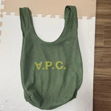 A.P.C. 메쉬 토트백 올리브 그린