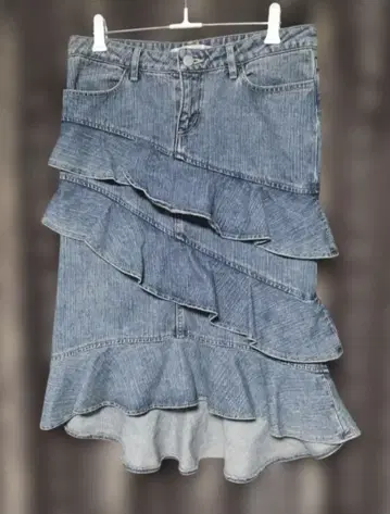 GRACE CONTINENTAL 그레이스 콘티넨탈 데님 프릴 스커트